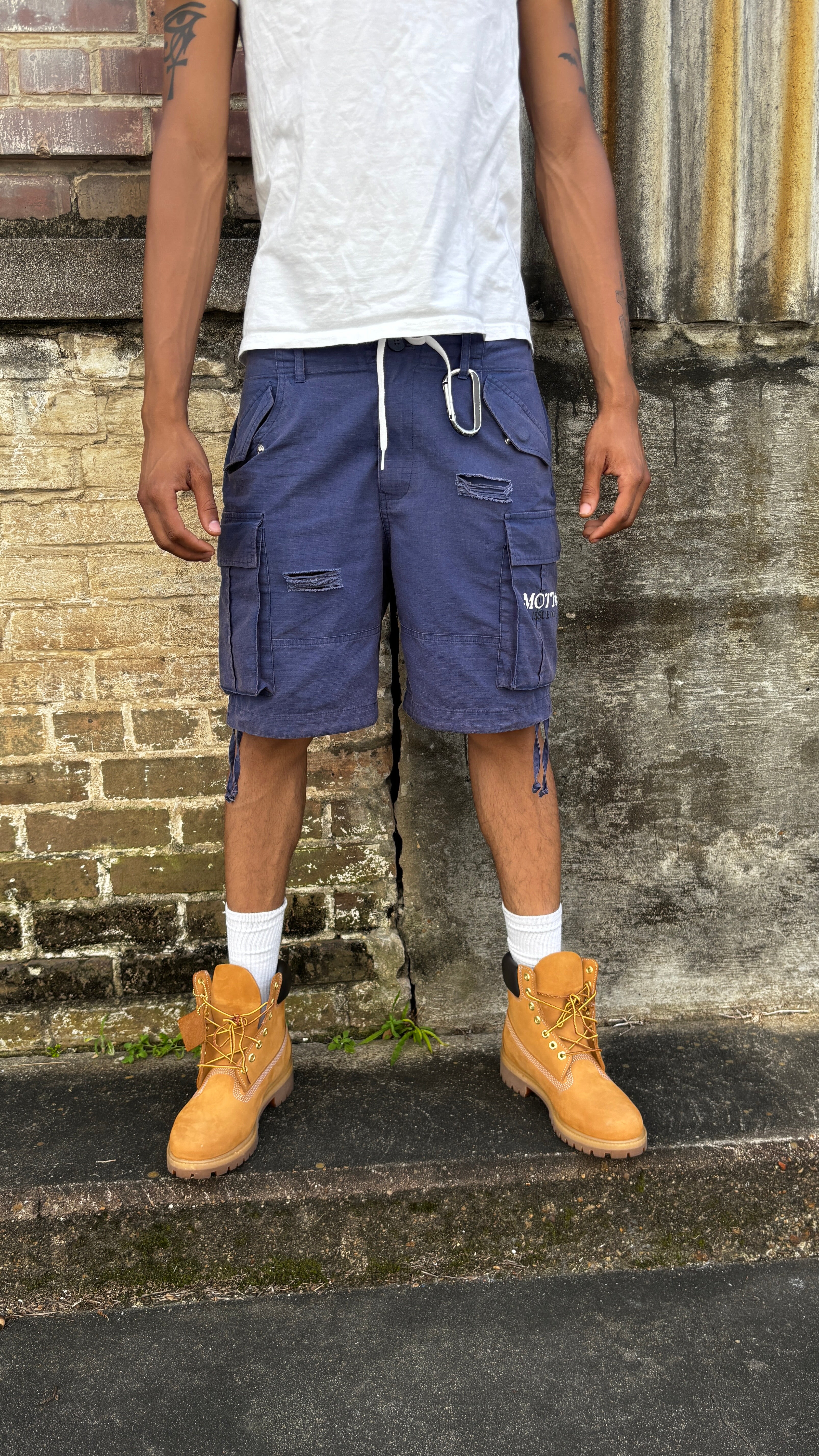 ISSUE 001 CARGO