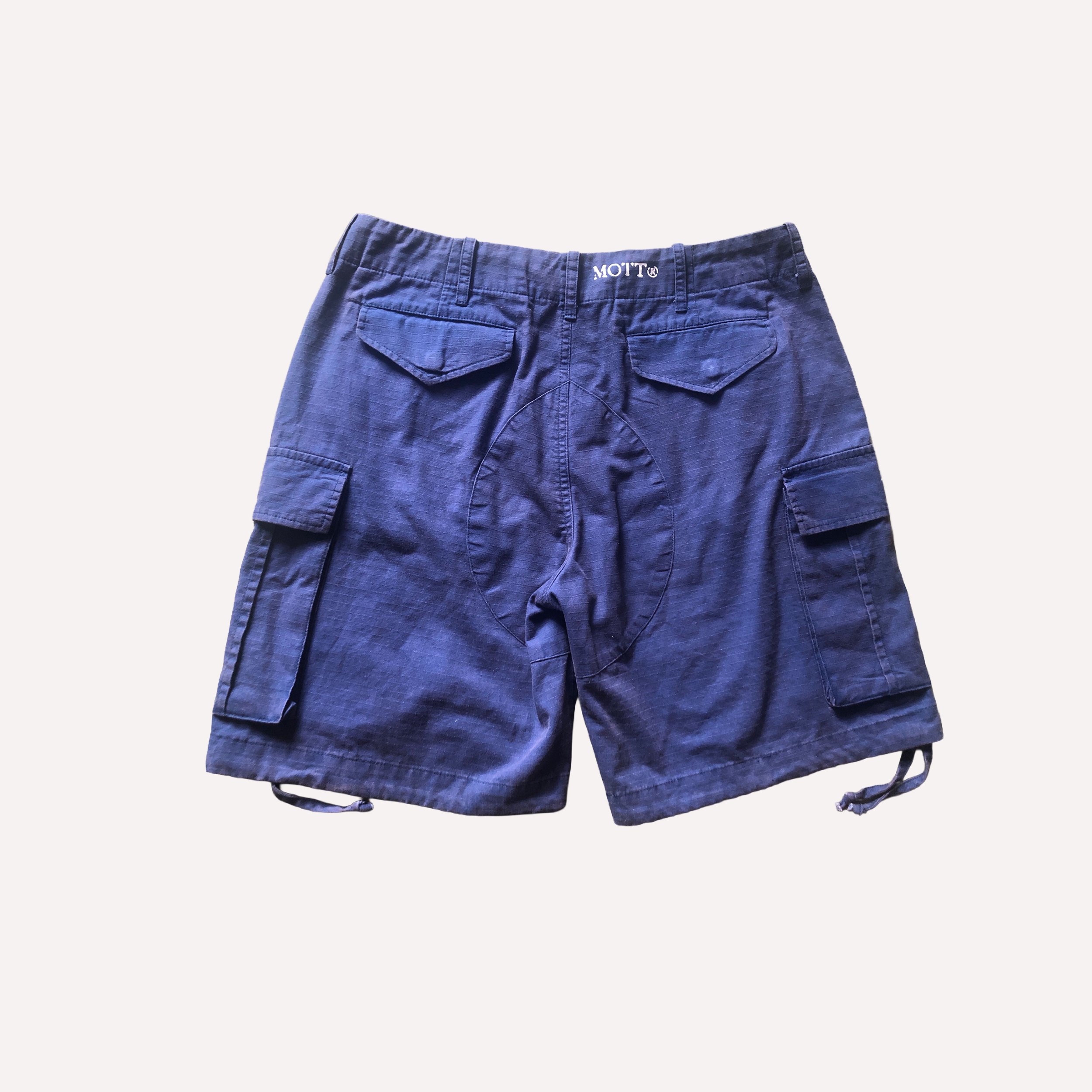 ISSUE 001 CARGO